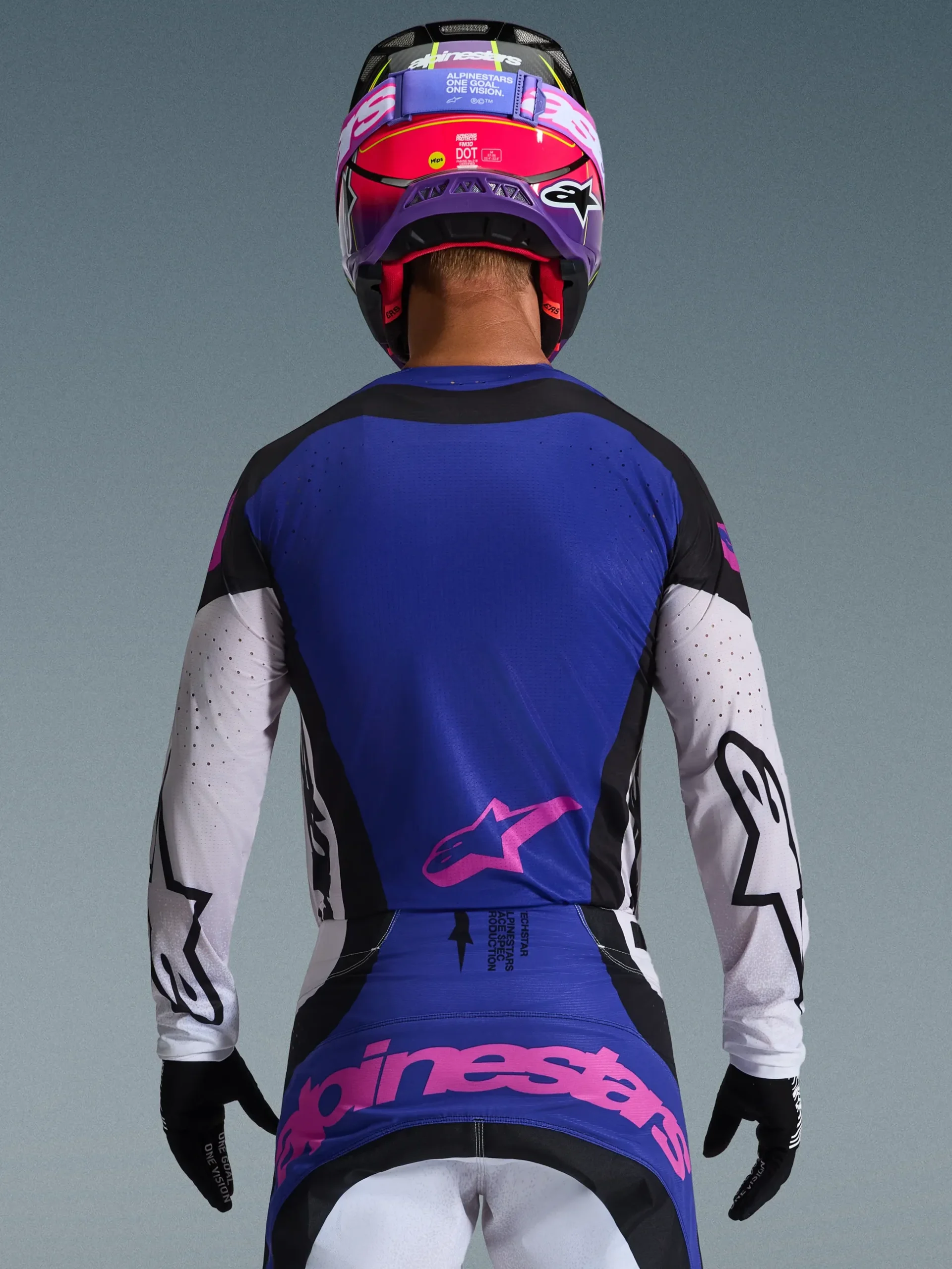 2026 Techstar Knif Gear Set